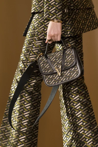 Look 24